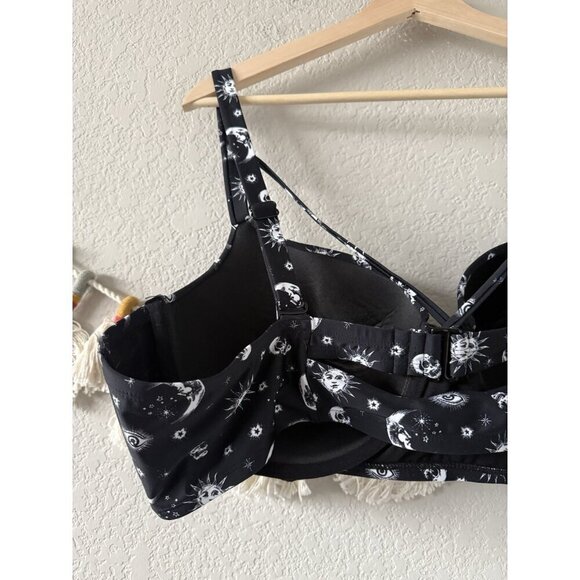 Hot Topic Celestial Crisscross Moon & Sun Black Underwire Swim Top Beach 4x - Picture 10 of 11